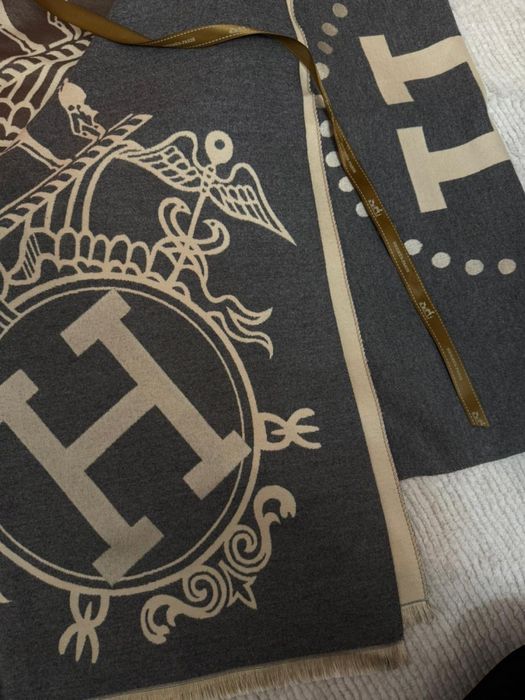 Шарфы в подарок идеальные