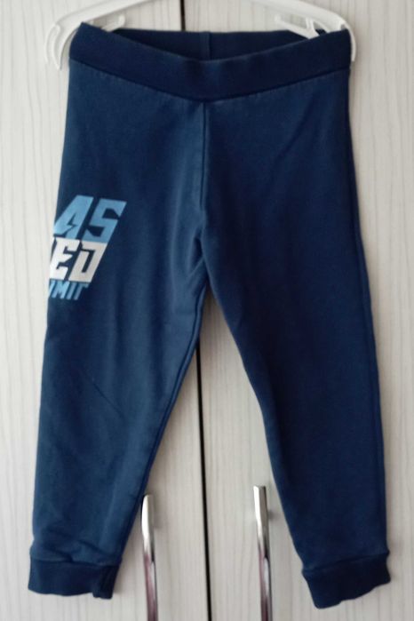 Спортен панталон 98. размер