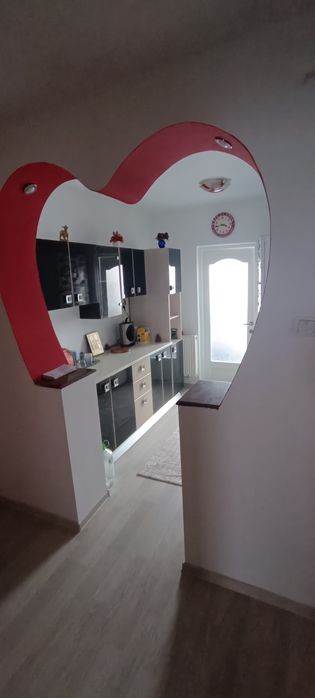 Închiriez apartament