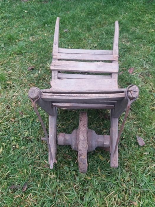Roaba taraneasca vintage din lemn