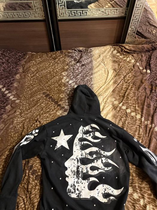 черное худи hellstar