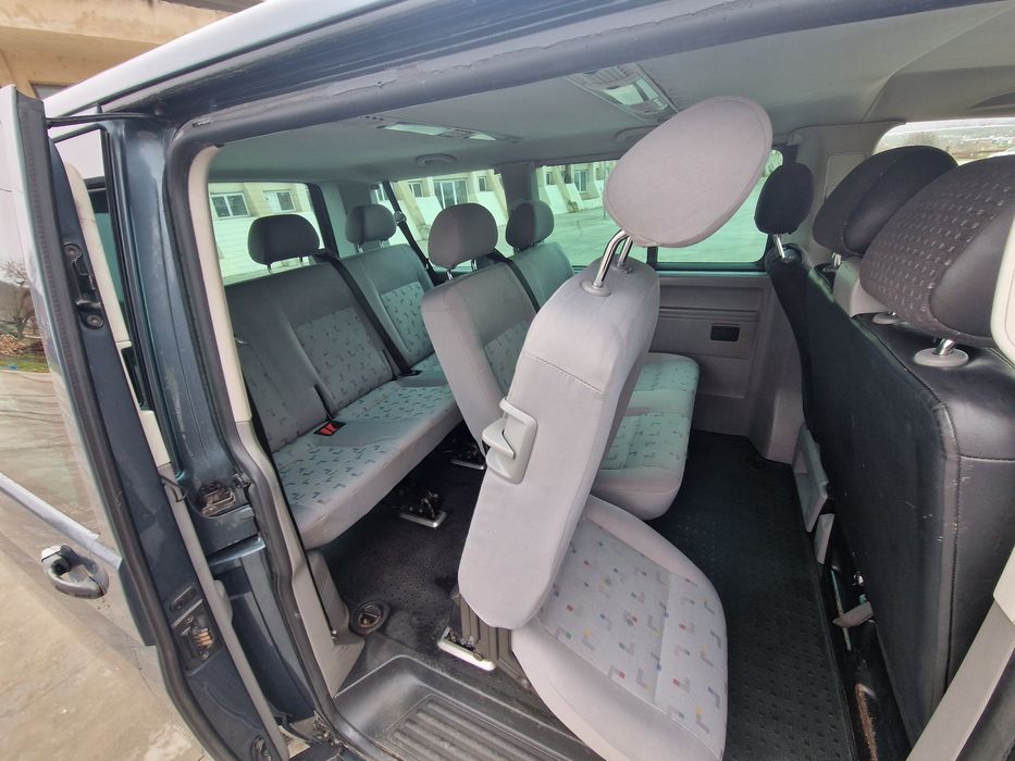 VW T5 8+1 locuri 2.5 TDI