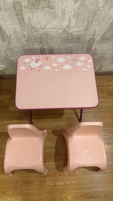 Детский столик розовый, с 2 стульчиками