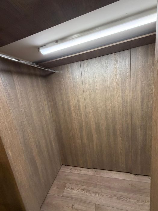 Продам раздевалку с зеркалом