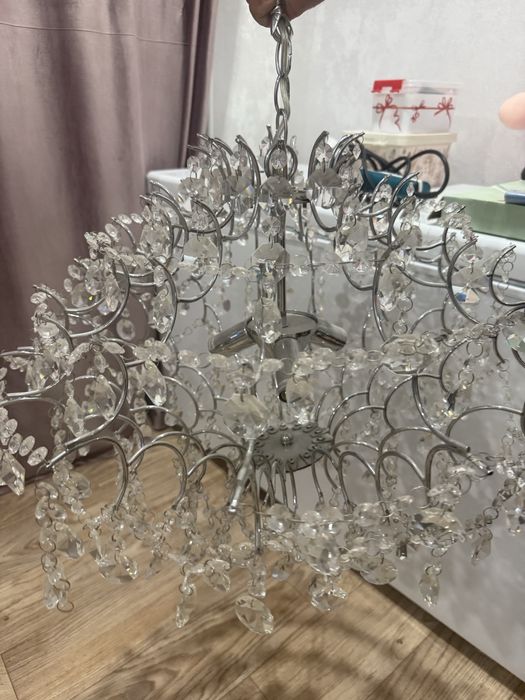 Продам люстру б/у