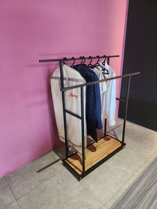 Напольная вешалка для одежды
