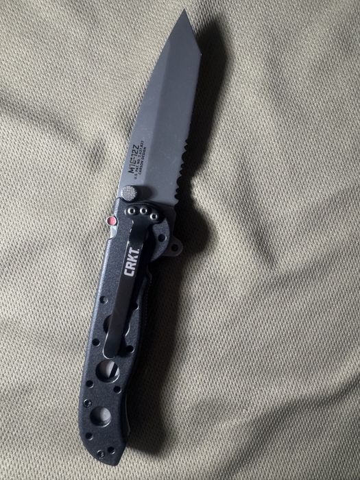 Cutit CRKT otel