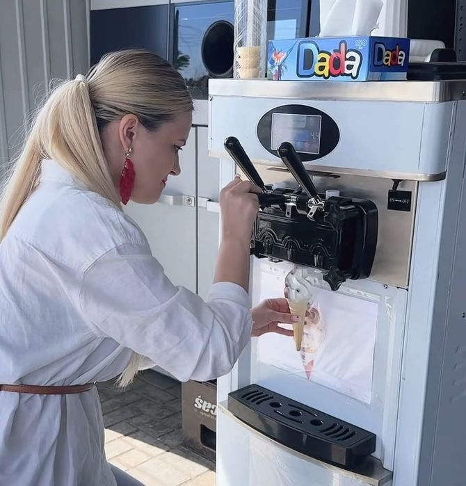 Masina de înghețată cu pompe compresoare Panasonic - preracire