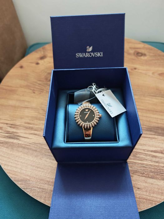 Дамски часовник Swarovski Crystal Rose 5 АТМ - произведен в Швейцария