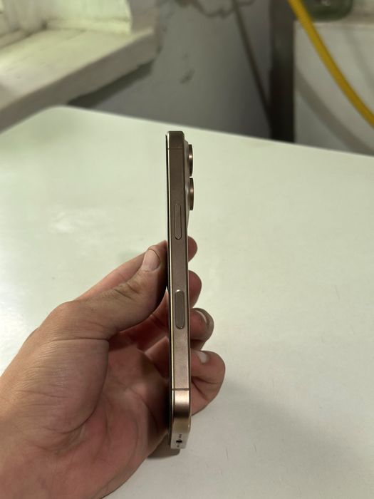 iphone 16 pro 256гб золотой цвет идеал