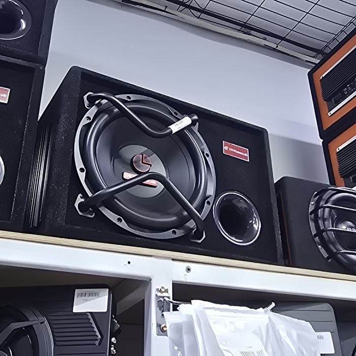 Большой буфер для авто машину. Самый большой Сабвуфер 12 дюймовый авто