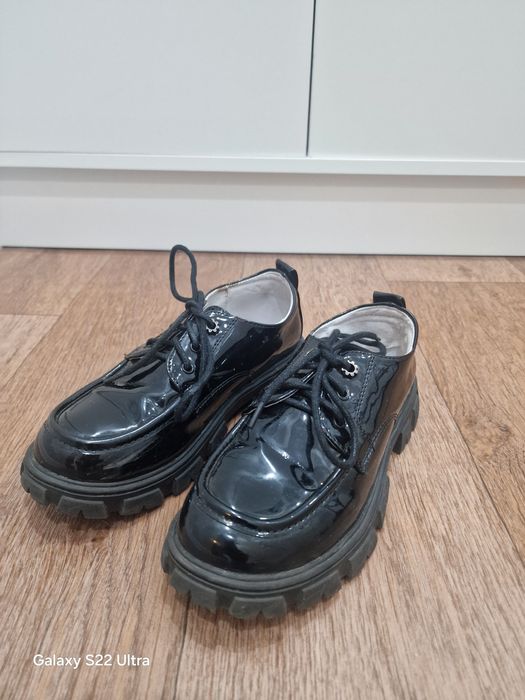 Ботинки на девочку в хорошем состоянии