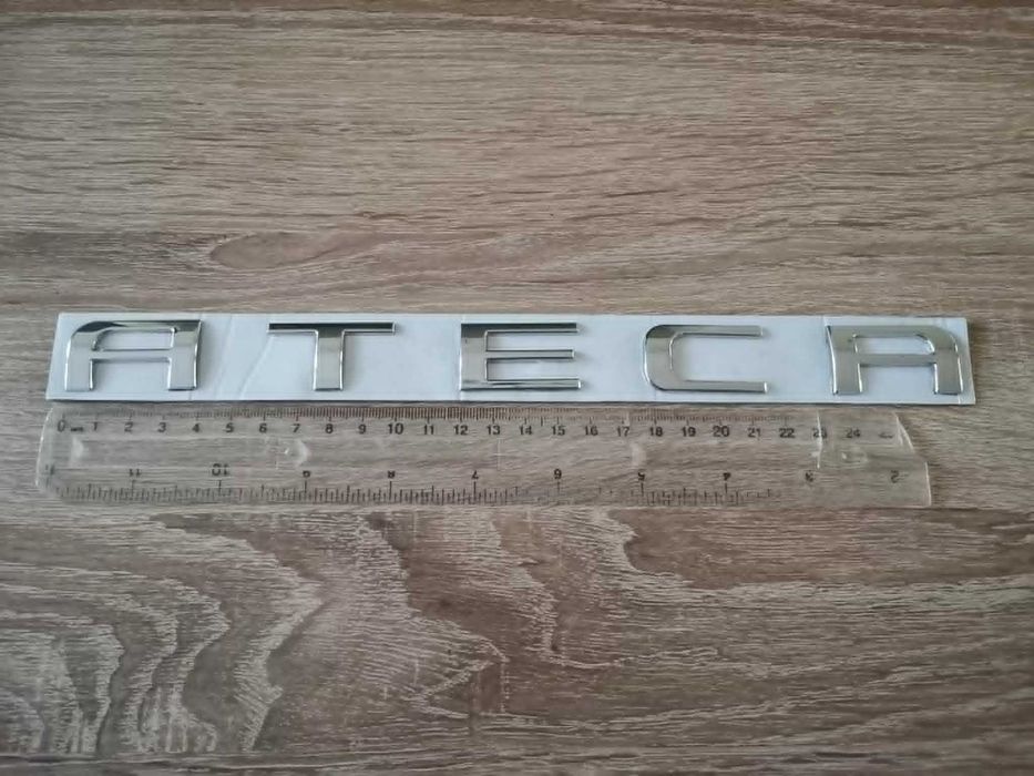 сребрист надпис Seat Ateca стар стил