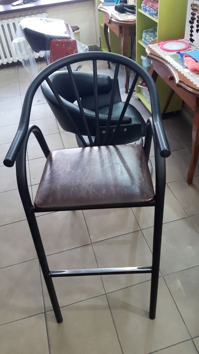 Детский стул для парикмахерской