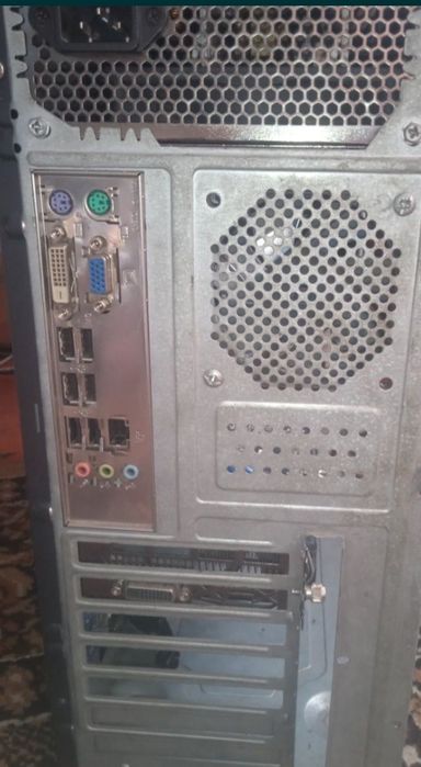 Компьютер - идеал для не тяжёлых игр и работы