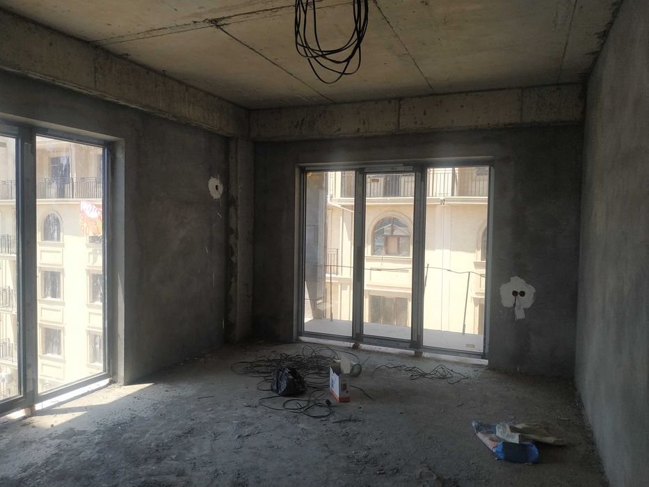 Сергели Машина бозор олдида 3 хонали новостройка сотилади. 89 м2