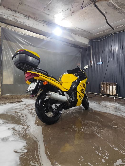 Продам мотоцикл Suzuki RF600R