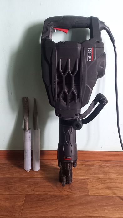 TEH отбойный молоток