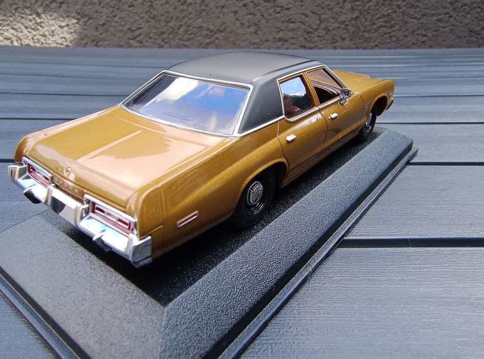 Dodge Monaco 1:43 Minichamps