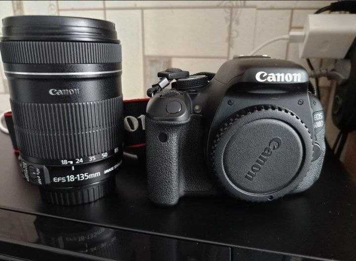 Фотоаппарат Cannon EOS 600D