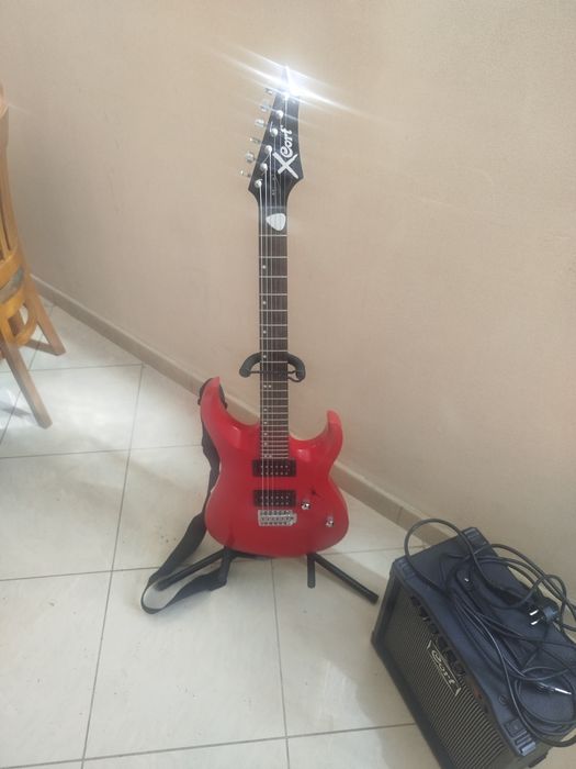 Китара Cort и усилвател