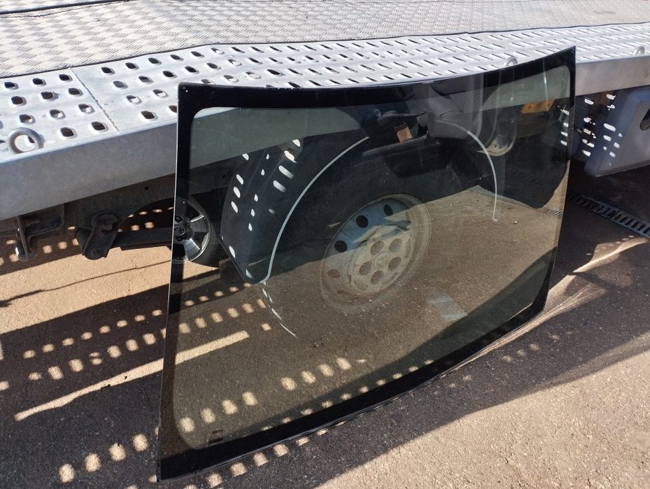 Предно-челно стъкло за Тойота Ярис