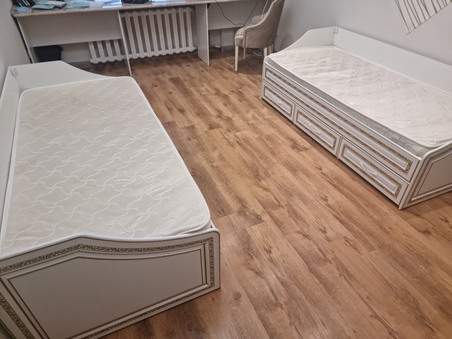 Две кровати размер 1.80*85 см
