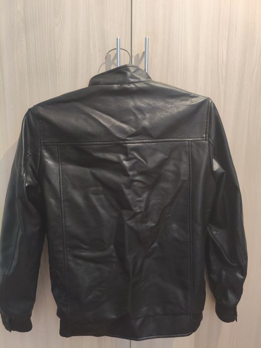 Продам кожаную куртку BRAND MAN