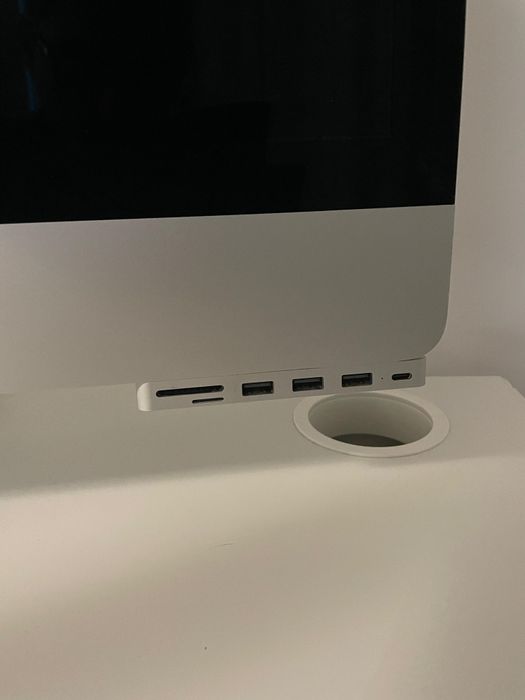 Satechi Aluminum Type-C Clamp Hub Pro