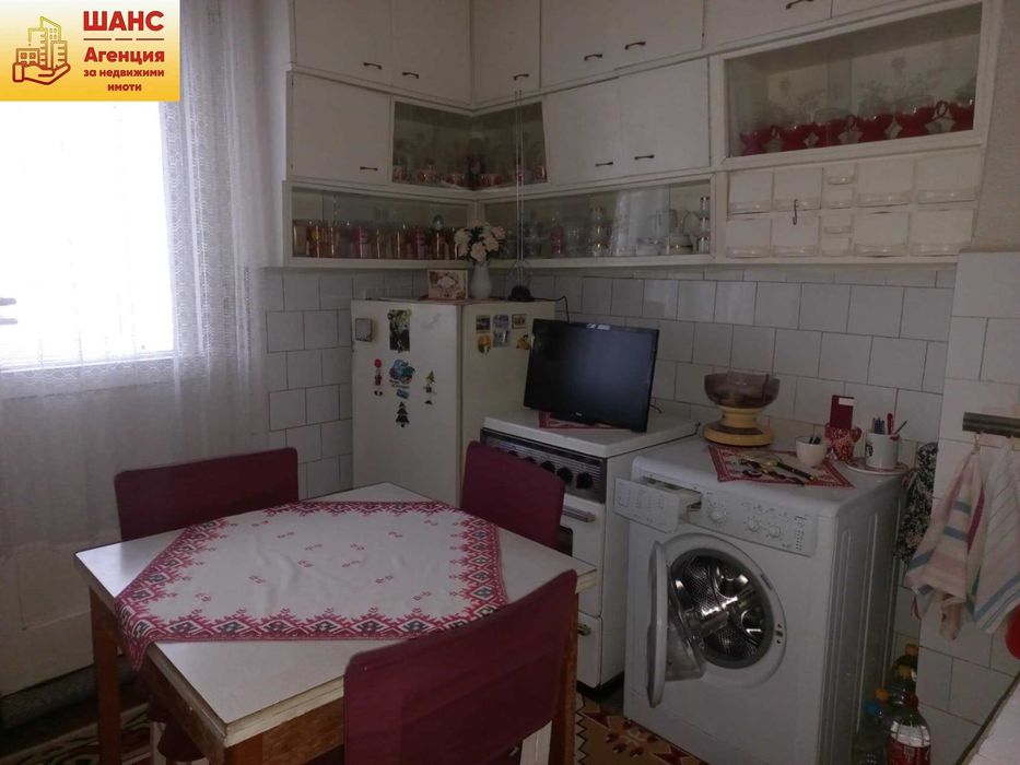 Продава се Тристаен апартамент в Плевен, Идеален център - 95 кв.м за 1148 €/кв.м - Снимка #4