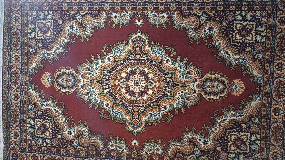 Продам ковёр 2×3 м