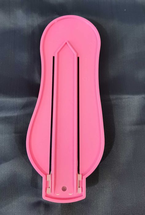 Уред за детски крачета в см и номера на обувки.