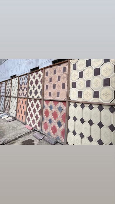 Рванные кирпичи, брусчатка, колонны и сплитерные блоки