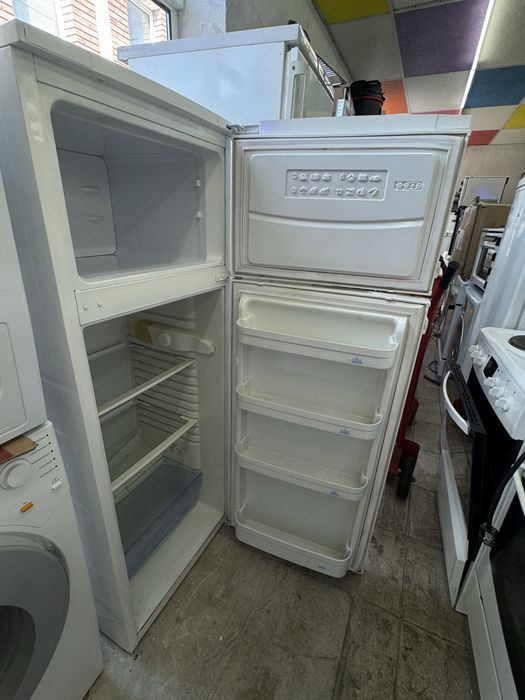 Хладилник с фризер BEKO