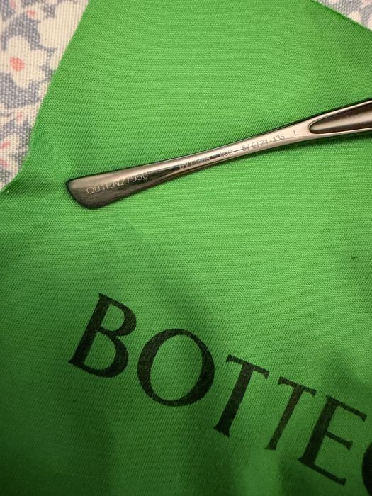 Bottega Veneta - Sardine oval sunglasses