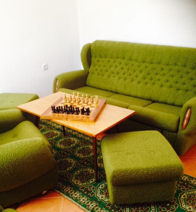 3. Два. масленозелени футьоила на колелца -
Цена: по 50 лв единият.