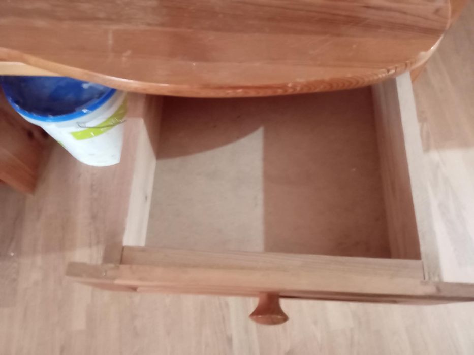 Дървени бюра от масив