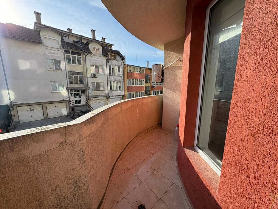 Дава се под наем Тристаен апартамент в Варна, Бриз - 85 кв.м за 648.21 € - Снимка #16