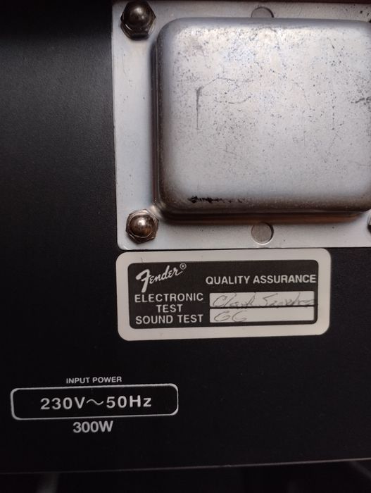 Продам гитарный комбо усилитель