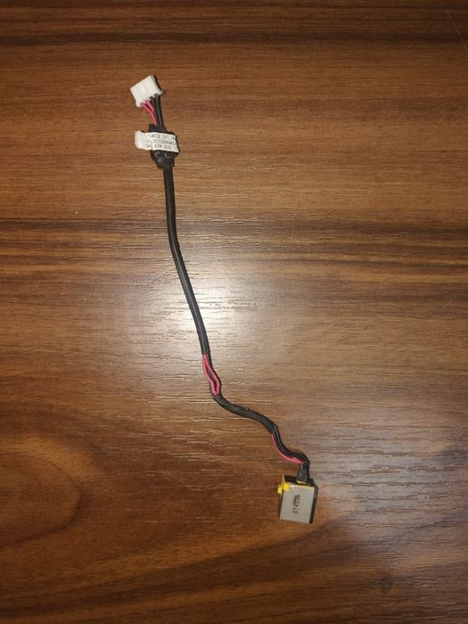 Vând cooler intern + mufă alimentare Acer