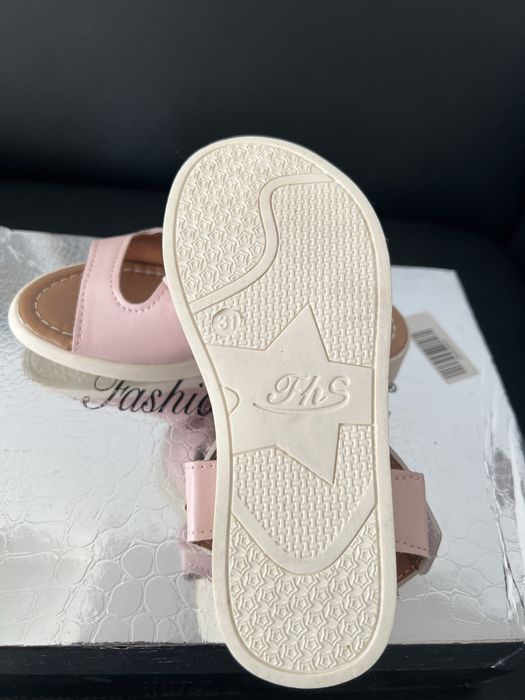 Нови детски сандали