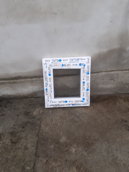 Vând geam termopan nou,fără sticlă.