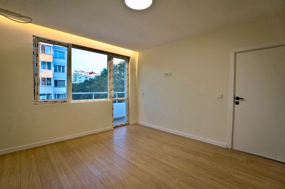 Продава се Четиристаен апартамент в Варна, Лятно кино Тракия - 120 кв.м за 2159 €/кв.м - Снимка #6