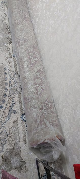 Gilam sotiladi  3,5 ga 5 yangi