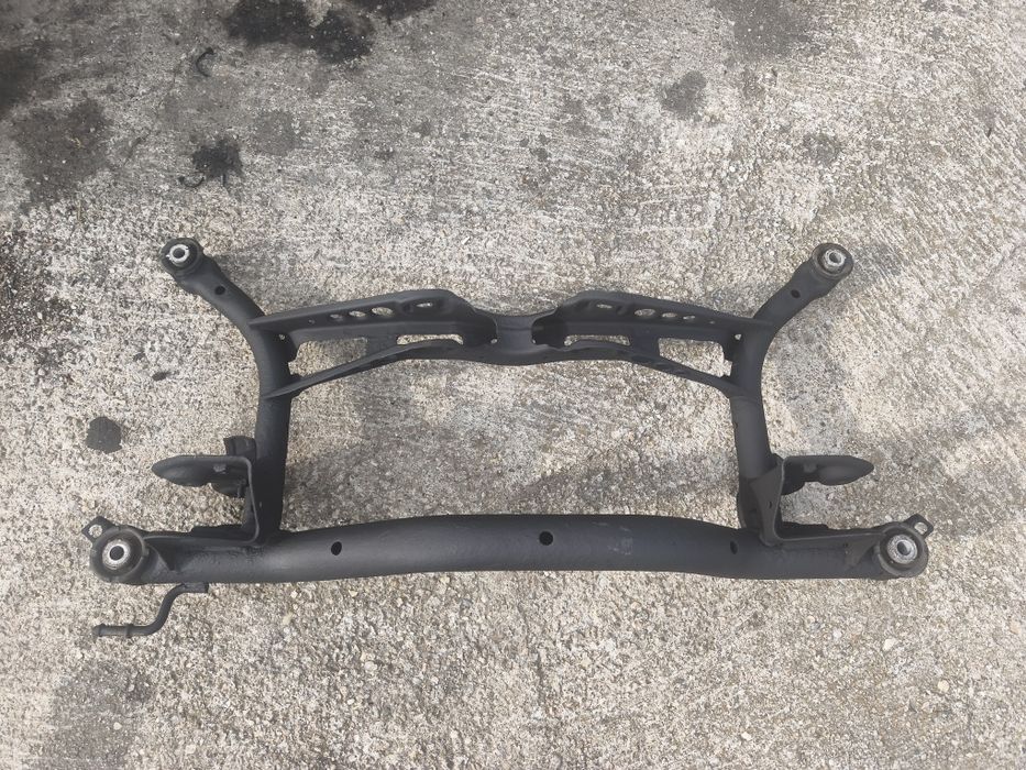 Punte spate Volkswagen Passat B6/ jug cadru spate Volkswagen Passat B6