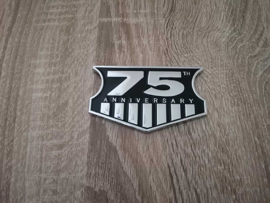 75th Anniversary метална емблема за Jeep
