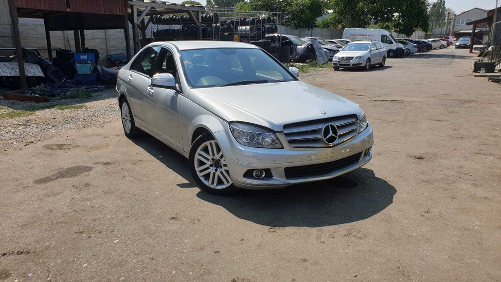 Dezmembrez Mercedes C Class W204 2.2 d an 2008