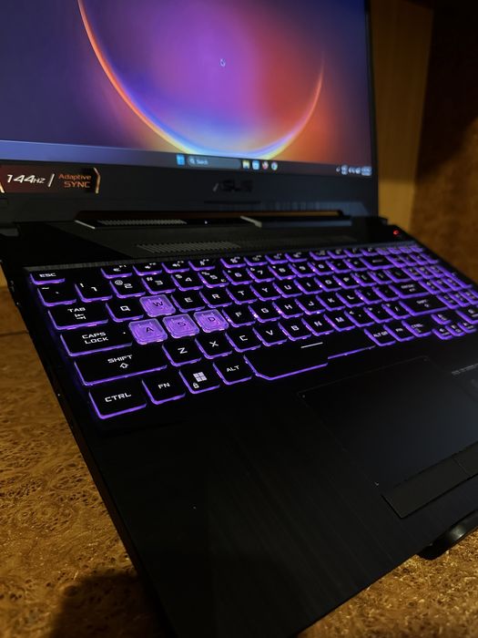Asus tuf f15 144hz, RTX 3050, 1TB stocare, 16GB RAM