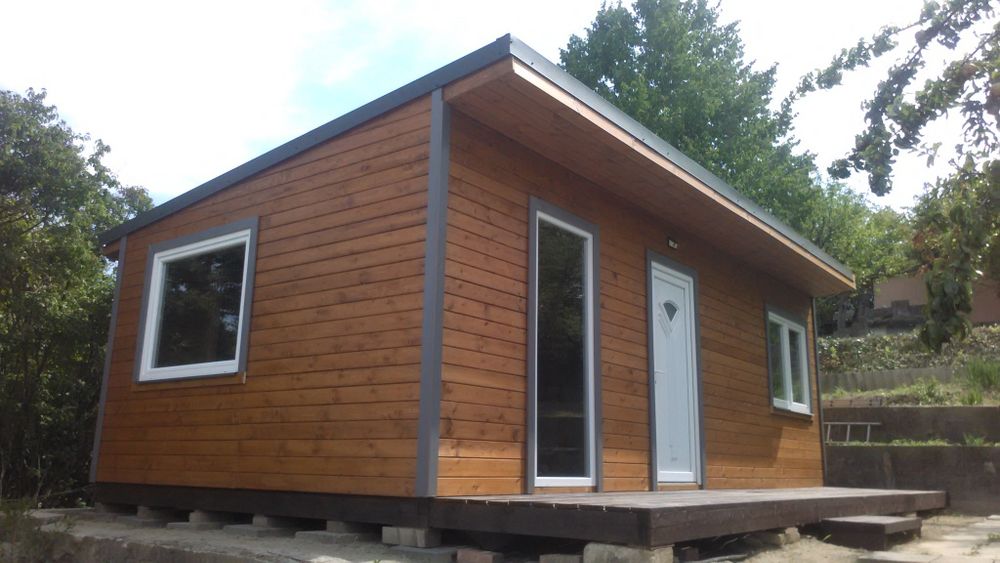 Vand cabana din lemn