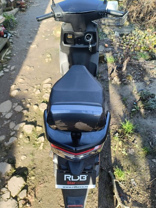 Vând scuter electric